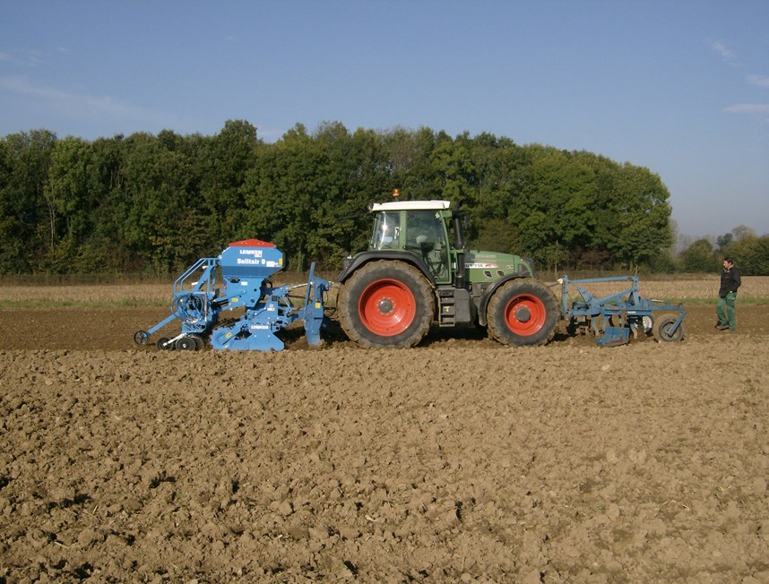 pneumatische zaaimachine met woeler