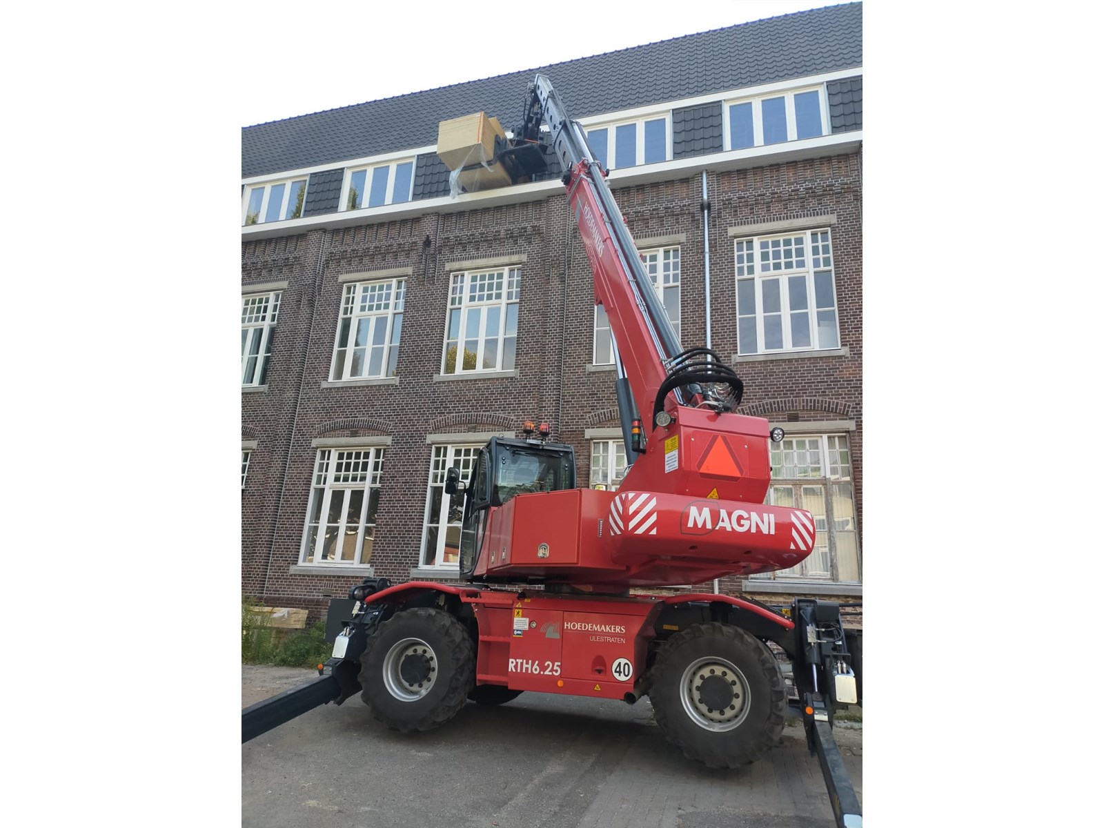 Verreiker Magni RTH 6.25 Loonbedrijf Hoedemakers BV