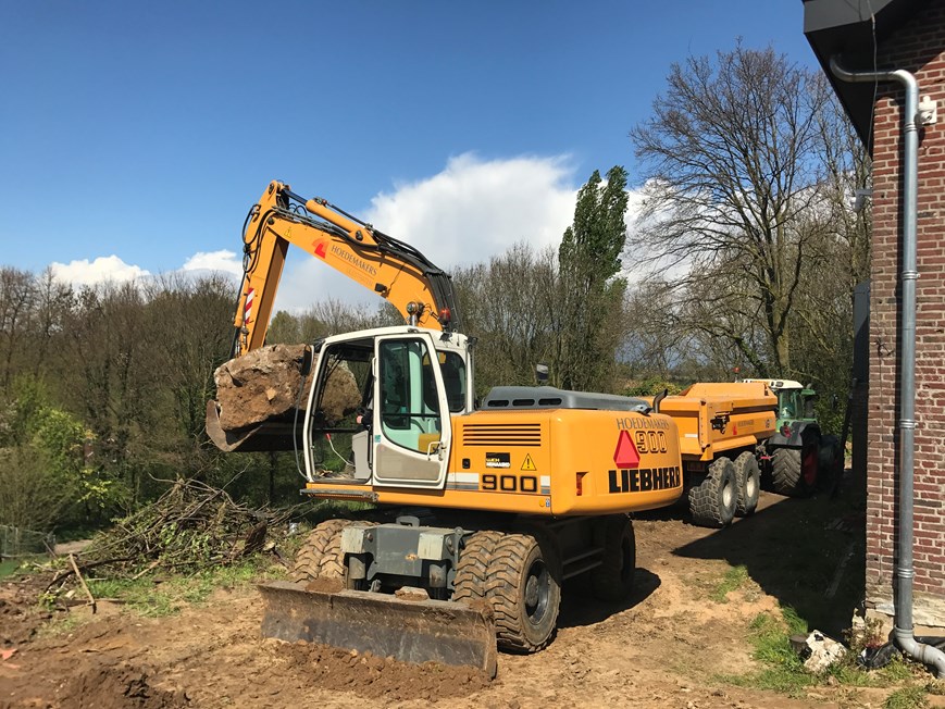 Liebherr 900 3