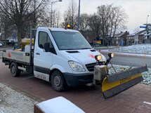 Bus met strooier2